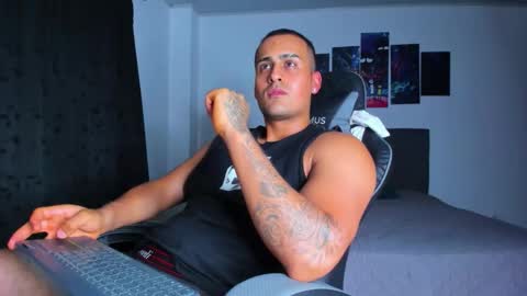 steve_coltt online show from March 18, 1:33 am