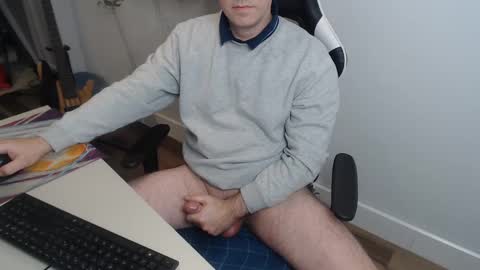 Snapshot of steve_oo8 chatting on March 6, 9:42 pm steve_oo8 online show from March 6, 9:42 pm