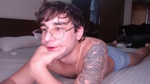 Alex   online show from December 14, 2:40 am