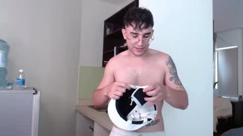 Alex   online show from May 9, 3:12 am