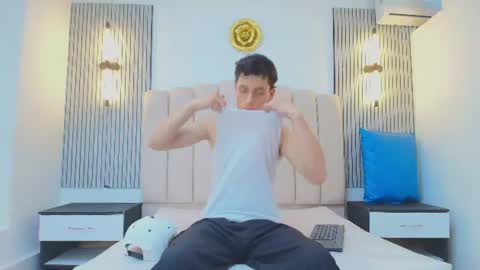 stiven_cooper2 online show from June 17, 12:21 pm