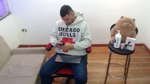 friends online show from December 1, 8:33 pm