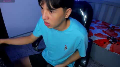 Stiwen online show from October 13, 7:49 pm