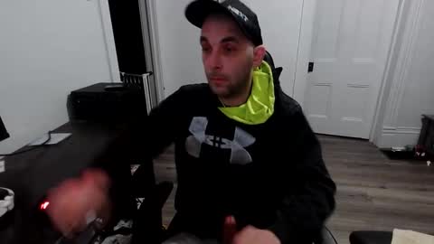 stonedpanda77 online show from May 3, 2:50 am