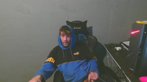 stonedpanda77 online show from January 14, 4:47 am