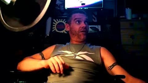 Str8 online show from November 25, 9:19 am