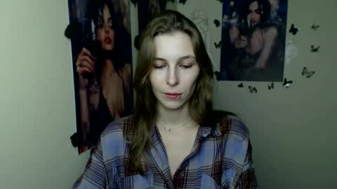 Amalia online show from December 3, 1:01 pm