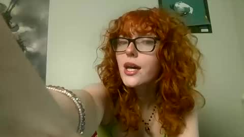 strawb3rrymilkk online show from February 22, 12:36 am