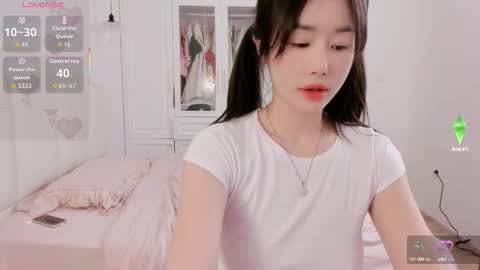 Snapshot of strawberry_loveee chatting on October 16, 5:29 am strawberry_loveee online show from October 16, 5:29 am