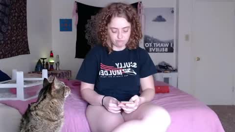 Strawberrylotsacake online show from April 5, 2:58 pm