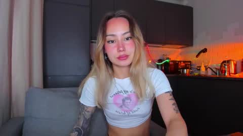 Tati and Lola online show from September 20, 9:12 am