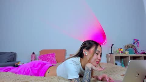 Tati and Lola online show from September 22, 9:57 am