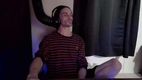 stringgreens777 online show from January 17, 8:57 am