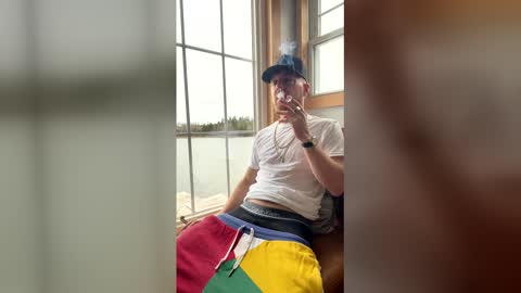 strokinbytheocean online show from April 3, 2:13 pm