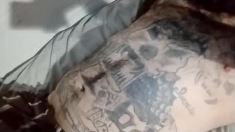 studwittatts69 online show from November 4, 7:42 am