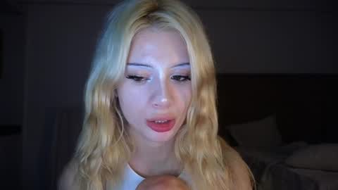 Sofa online show from March 24, 11:00 pm