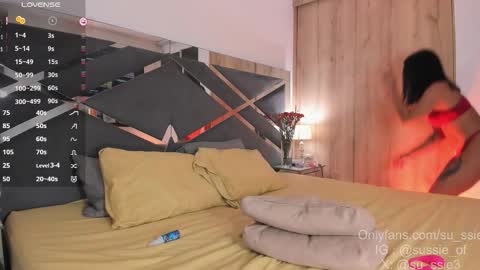 su_ssie online show from March 19, 4:40 am