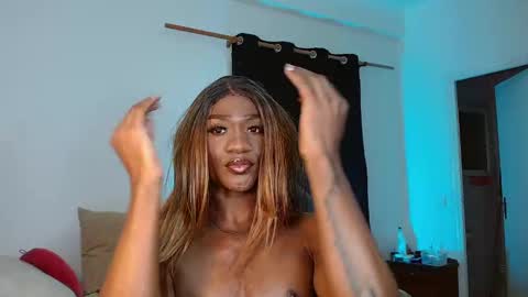 Suanny Klatten  It is my account independent  online show from February 26, 11:41 pm