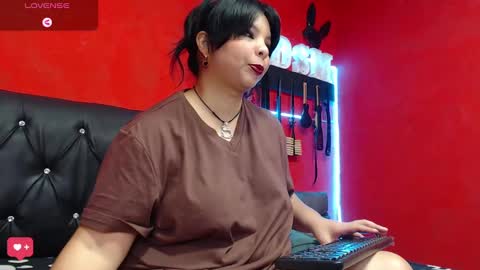 Snapshot of submissive__atina chatting on January 13, 5:23 pm Nicky online show from January 13, 5:23 pm