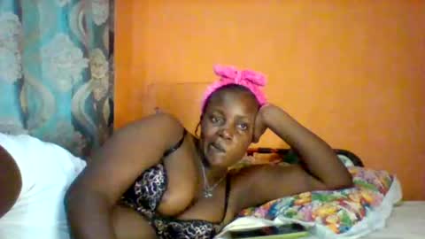 submissive_slut001 online show from January 11, 10:32 am