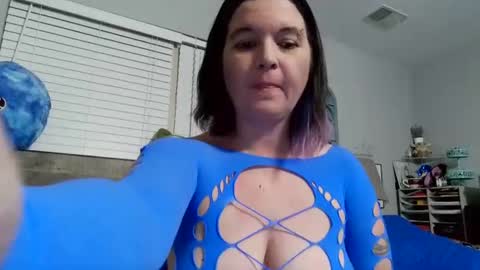 succubus1982 online show from October 5, 1:25 am