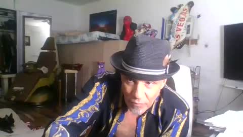 Snapshot of suckitu812 chatting on February 17, 11:13 am SUCKITU812 online show from February 17, 11:13 am