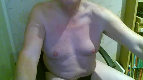 suffolkboy4 online show from February 12, 10:02 pm