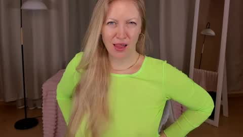 sugamomy online show from December 17, 1:34 am