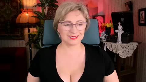 Vivien online show from February 20, 1:08 pm