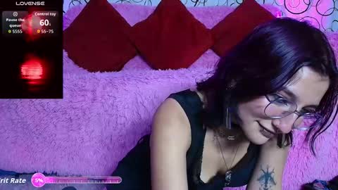 Snapshot of sukifuyu__ chatting on October 6, 3:46 am    online show from October 6, 3:46 am