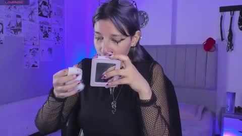 Snapshot of sukifuyu__ chatting on March 7, 12:12 pm    online show from March 7, 12:12 pm