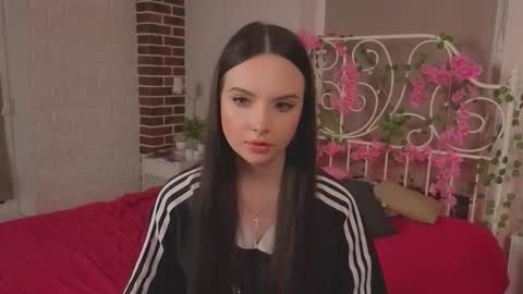 Lina 3 online show from March 18, 6:36 pm