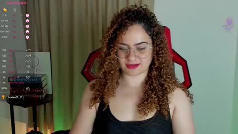 Snapshot of sultrysecrets_ chatting on October 27, 8:20 pm Ann online show from October 27, 8:20 pm