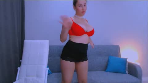 Christina online show from November 7, 3:58 pm