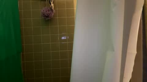 Snapshot of summerdawn2222 chatting on September 29, 10:42 pm summerdawn2222 online show from September 29, 10:42 pm