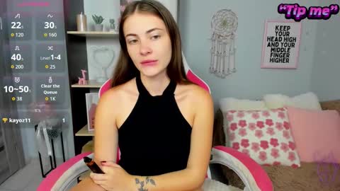 Snapshot of sunlight_kiss chatting on October 8, 9:10 pm Jessika online show from October 8, 9:10 pm