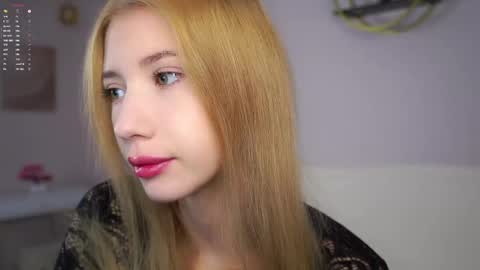 Lily online show from November 20, 2:58 pm