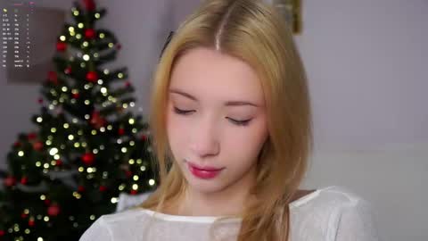 Lily online show from January 8, 2:45 pm