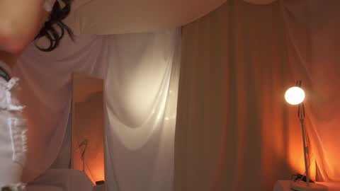 Maria online show from December 7, 8:33 pm