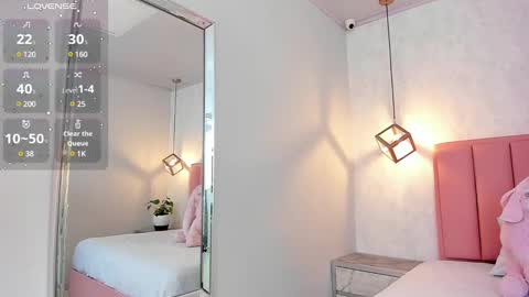  S U N N Y online show from February 22, 7:47 pm