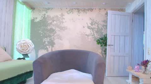 Eva  online show from April 7, 4:47 am