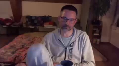 supersquirrel81 online show from March 13, 5:22 am