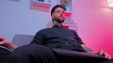 supreme_alpha_ online show from November 17, 6:05 am