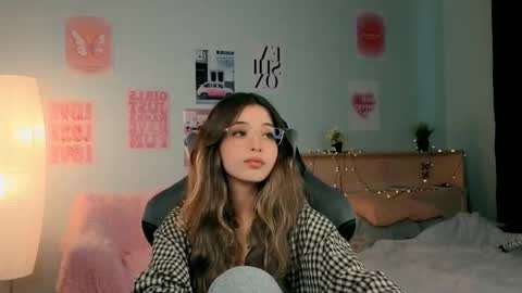 Sara online show from March 22, 1:48 pm