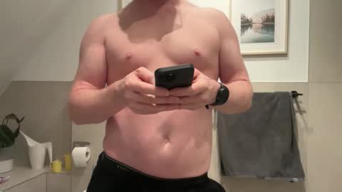 surfstar81 online show from March 21, 9:08 pm