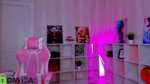 Annie online show from November 20, 2:21 am