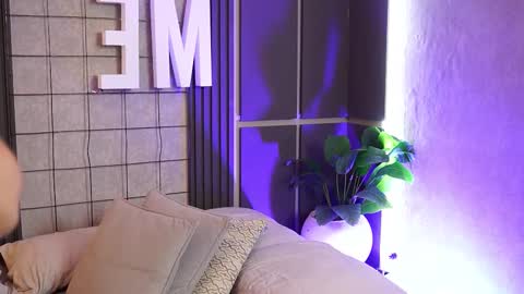 susan_wall online show from March 3, 1:07 pm