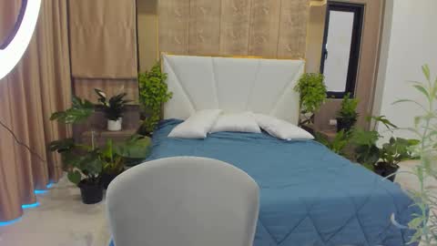 susannjohnson online show from December 15, 12:39 am