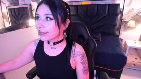 susanvilla online show from March 16, 7:29 pm