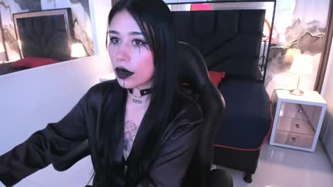 susanvilla online show from June 5, 8:14 pm